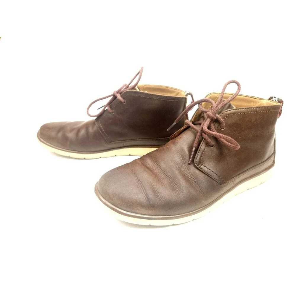 Ugg Freamon Leather Chukka Boots Men’s size 8.5 Brown